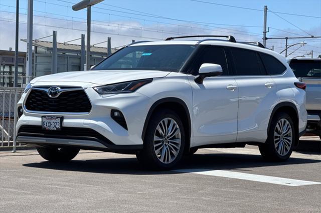 used 2021 Toyota Highlander car, priced at $39,893