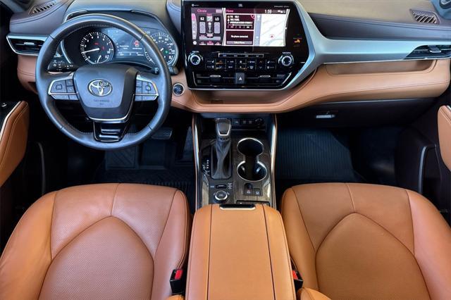 used 2021 Toyota Highlander car, priced at $39,893
