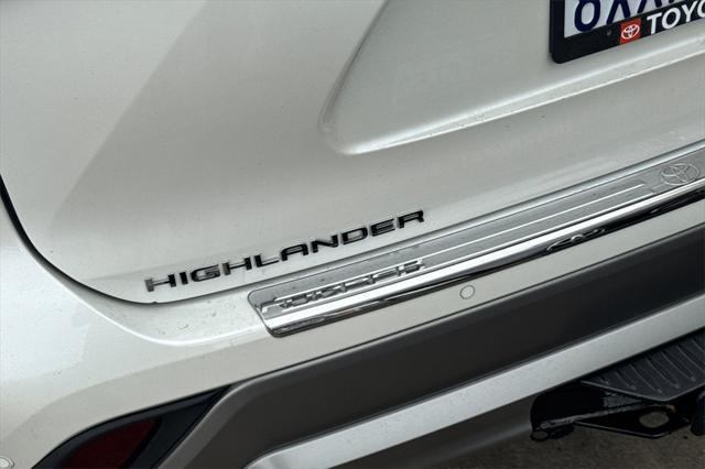 used 2021 Toyota Highlander car, priced at $40,253