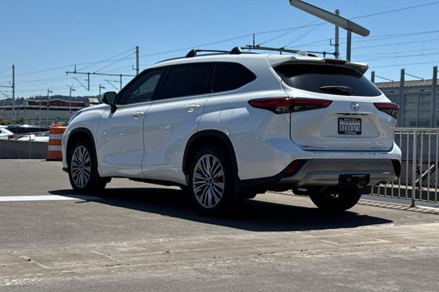 used 2021 Toyota Highlander car, priced at $39,893