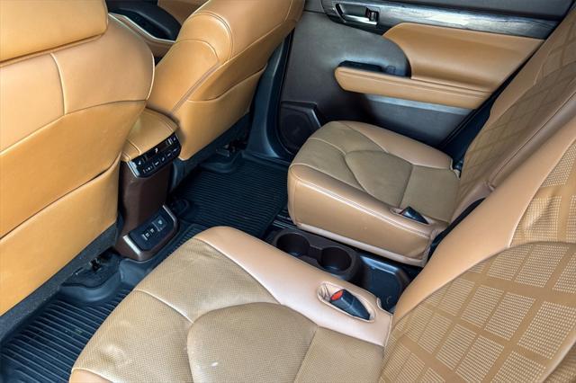 used 2021 Toyota Highlander car, priced at $39,893