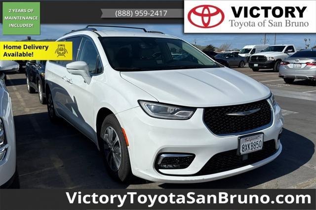 used 2021 Chrysler Pacifica Hybrid car, priced at $23,092