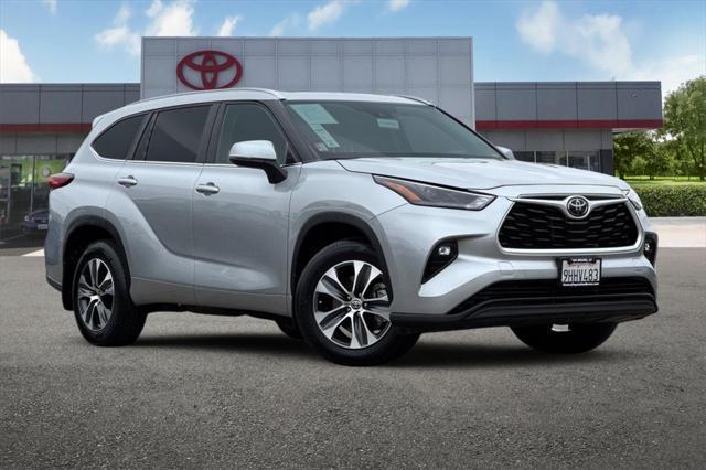 used 2023 Toyota Highlander car, priced at $37,140