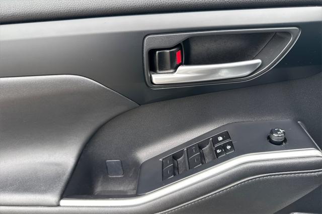 used 2023 Toyota Highlander car, priced at $37,140