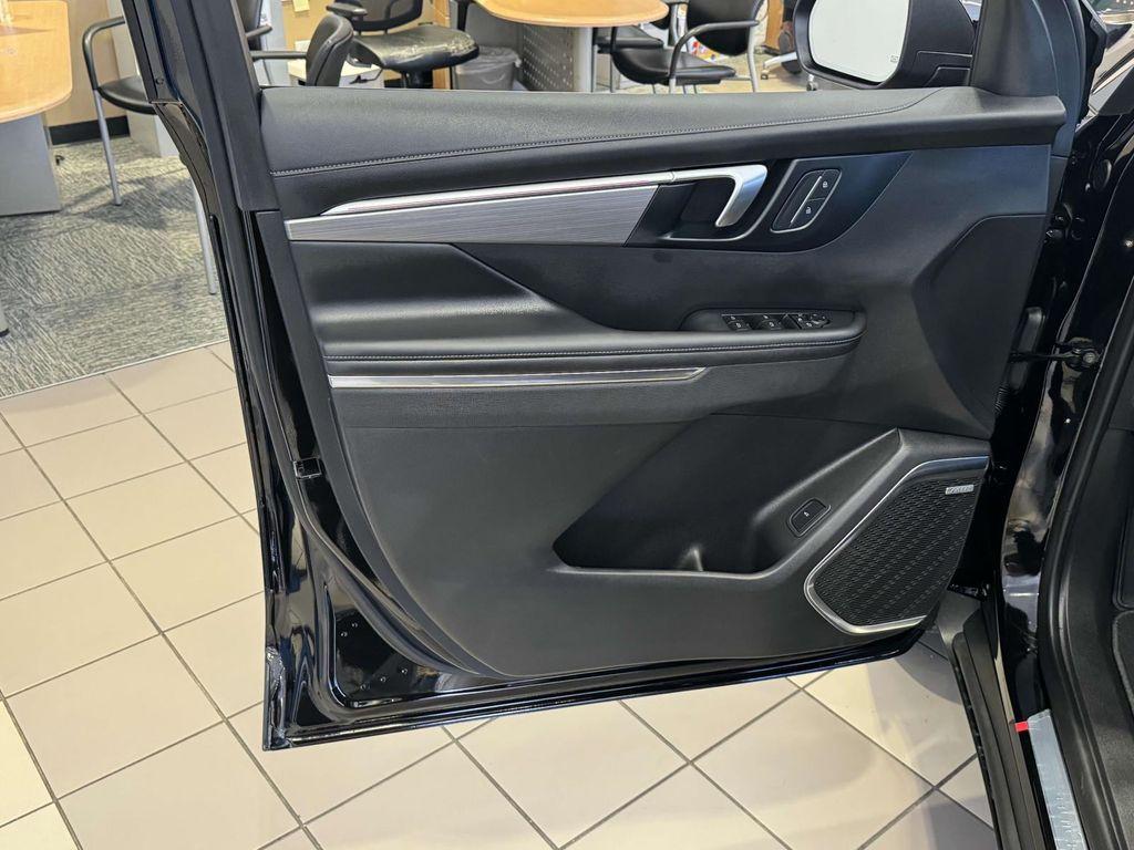 new 2025 Buick Enclave car, priced at $49,090