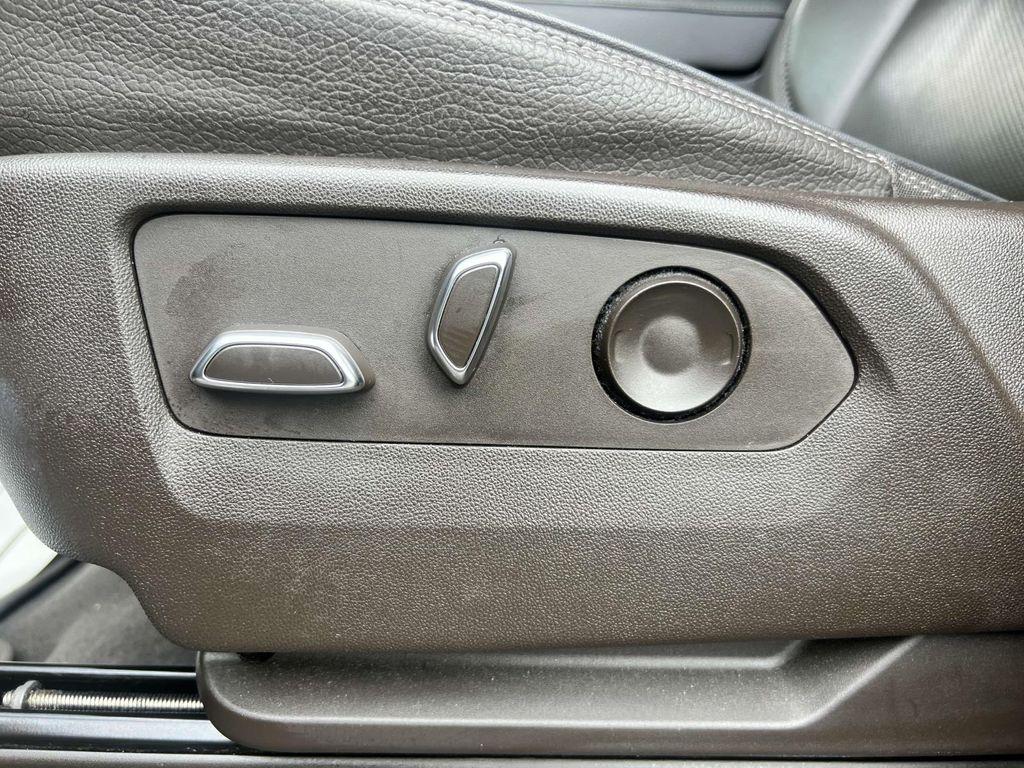 used 2022 GMC Yukon XL car, priced at $52,693