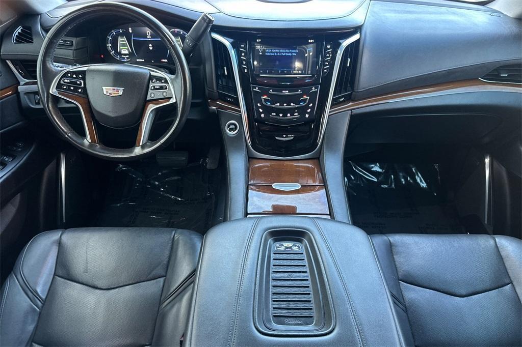 used 2020 Cadillac Escalade car, priced at $43,991