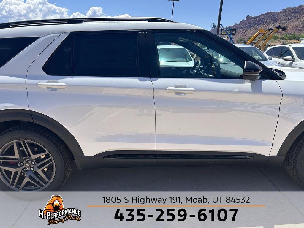 new 2025 Ford Explorer car, priced at $60,680