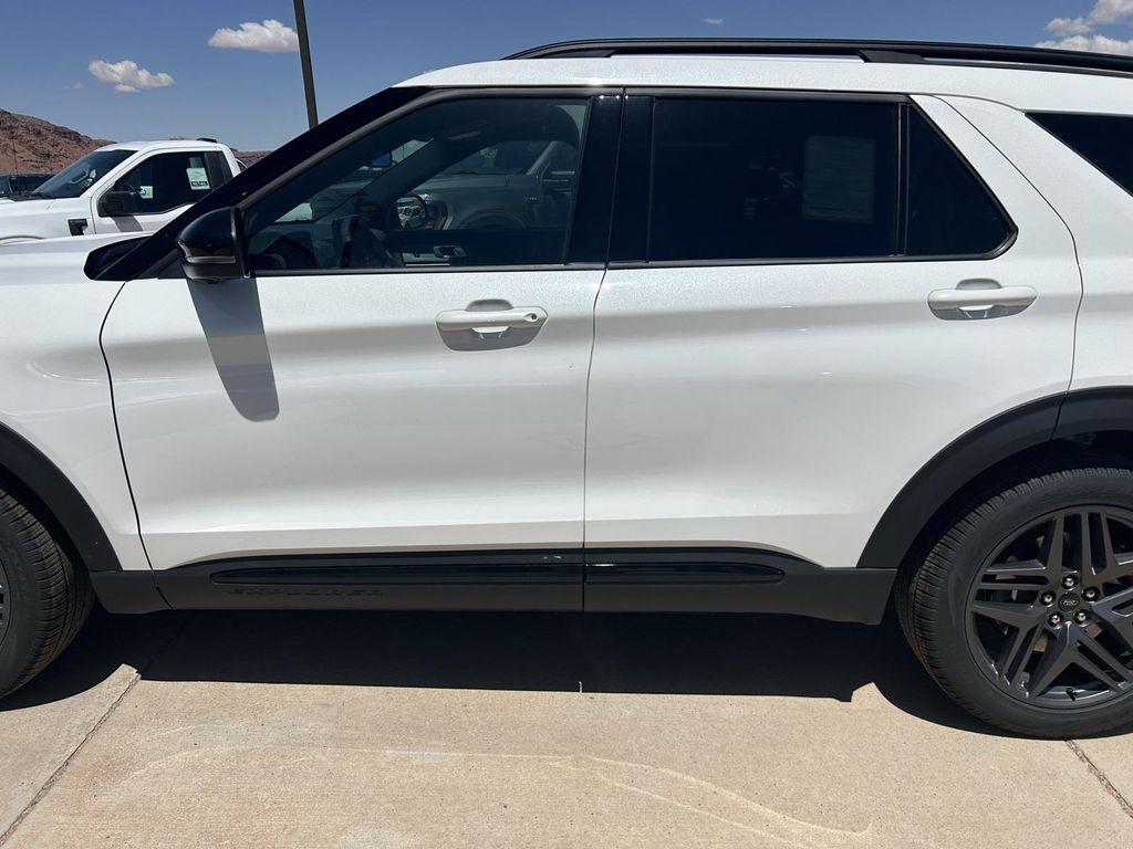 new 2025 Ford Explorer car, priced at $60,680