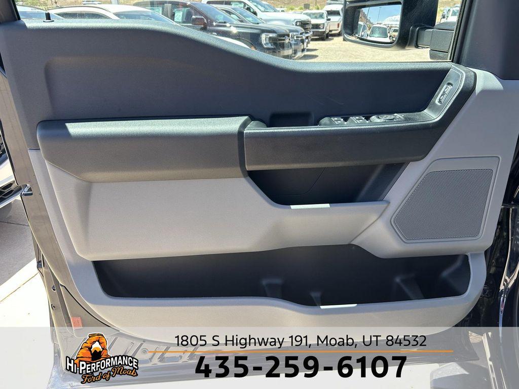 new 2025 Ford F-250 car, priced at $66,420
