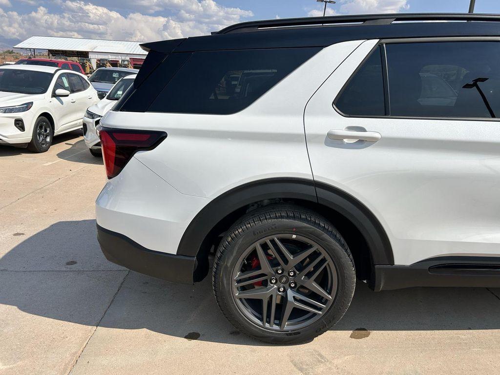 new 2025 Ford Explorer car, priced at $63,525