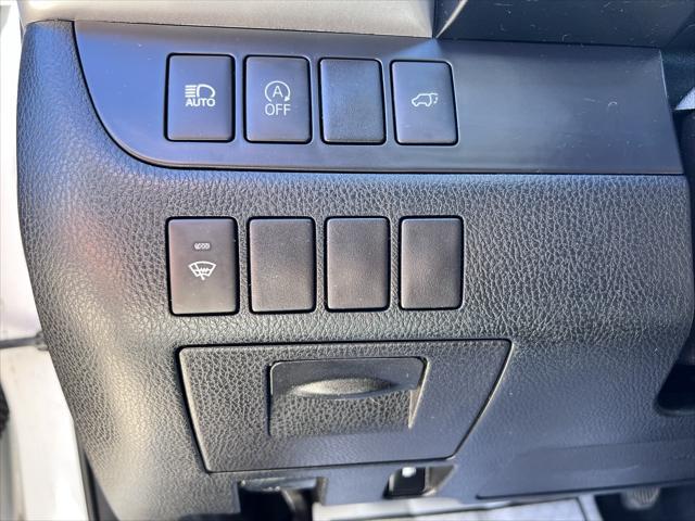 used 2017 Toyota Highlander car, priced at $26,645