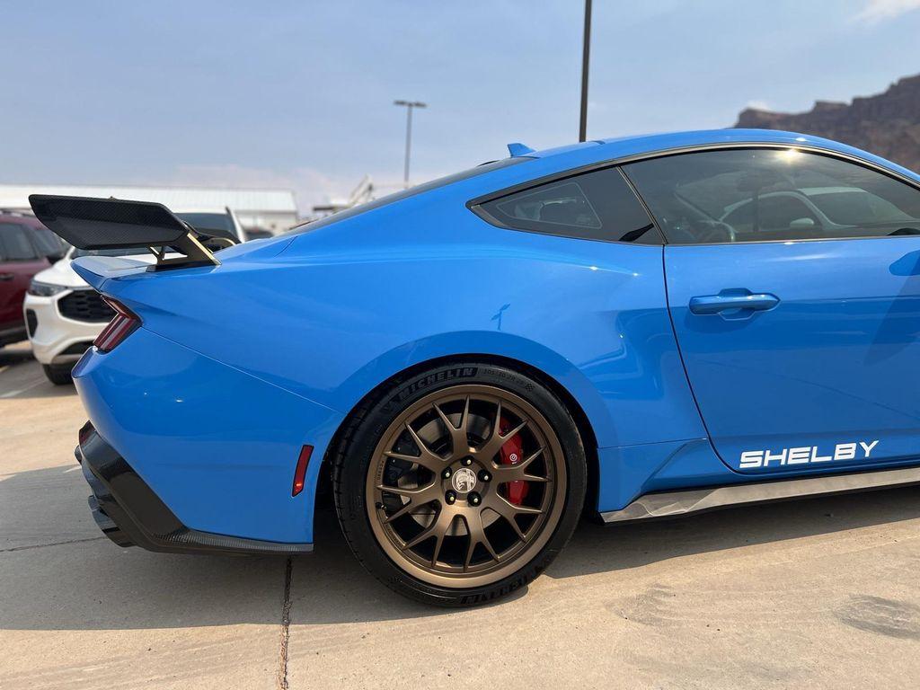 new 2025 Ford Mustang car