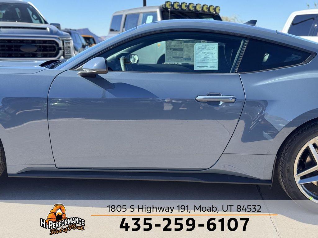 new 2025 Ford Mustang car