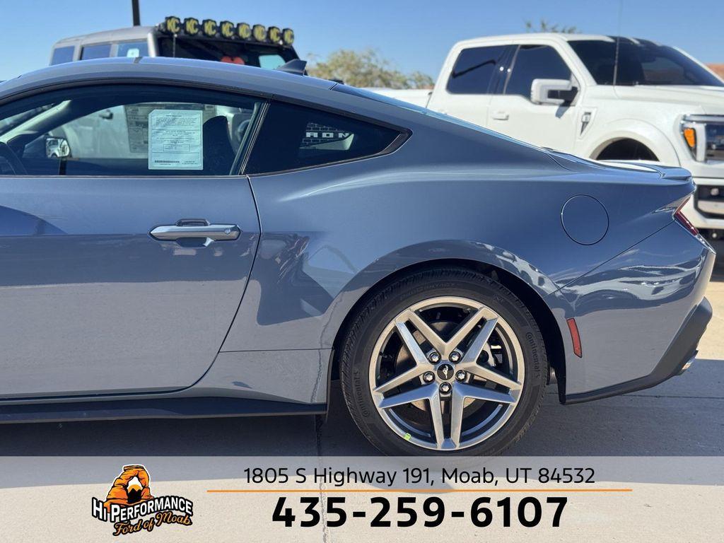 new 2025 Ford Mustang car