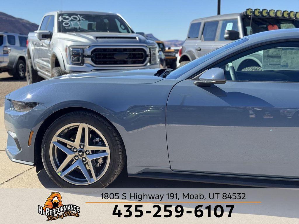 new 2025 Ford Mustang car