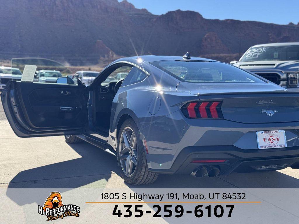 new 2025 Ford Mustang car