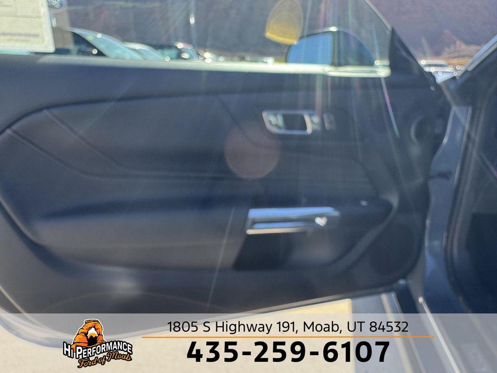 new 2025 Ford Mustang car