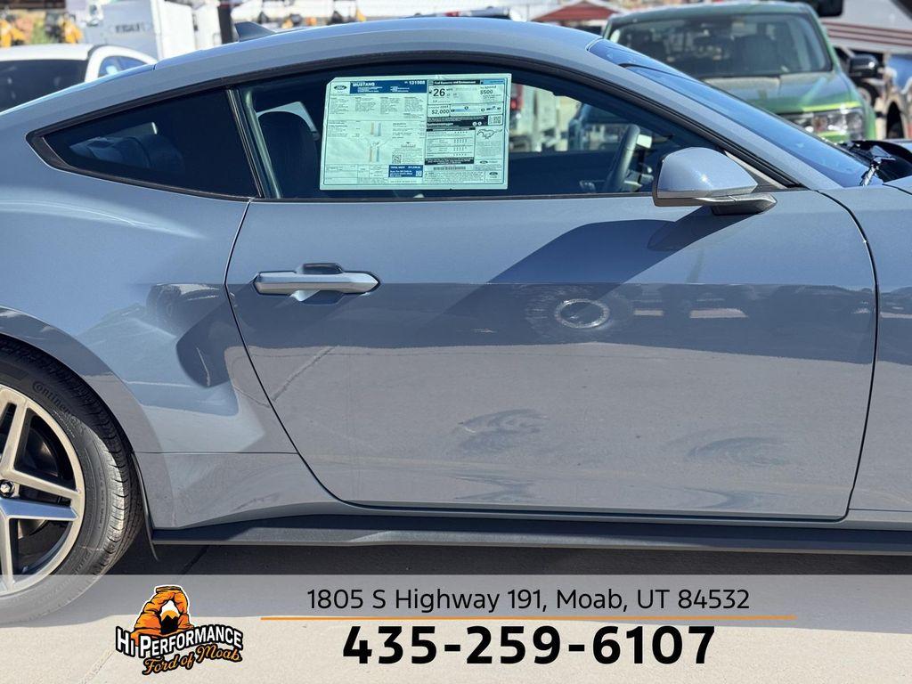 new 2025 Ford Mustang car