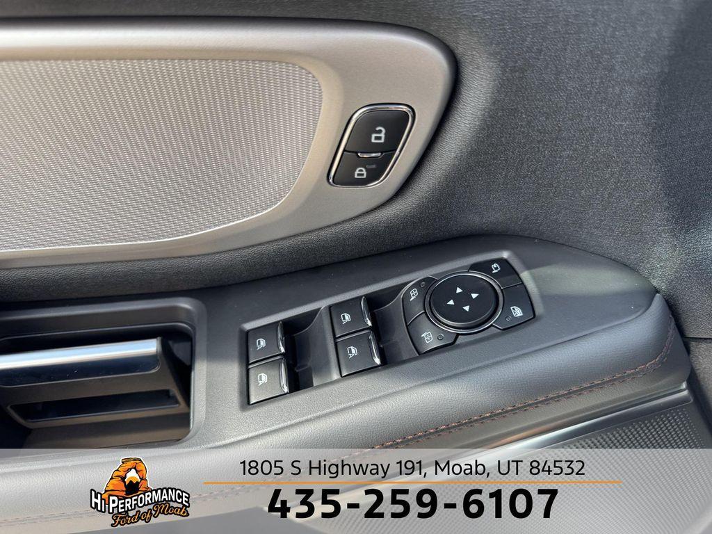 new 2025 Ford Expedition Max car, priced at $75,595