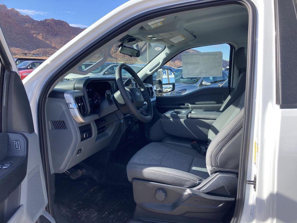 new 2024 Ford F-350 car, priced at $57,095