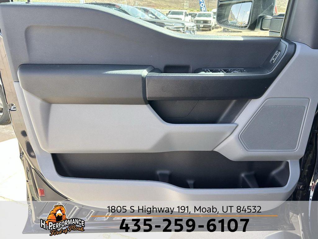 new 2025 Ford F-250 car, priced at $67,030