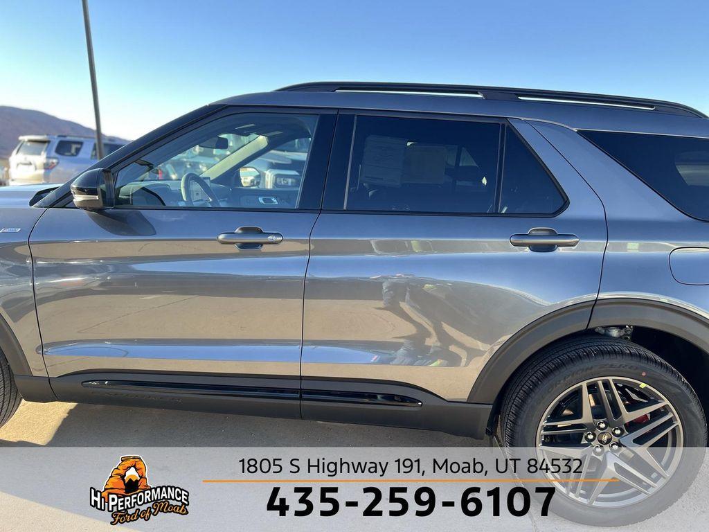 new 2025 Ford Explorer car, priced at $51,575