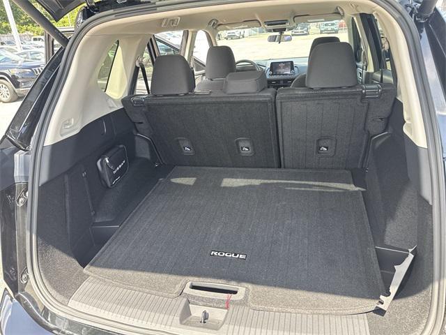 used 2025 Nissan Rogue car, priced at $28,900