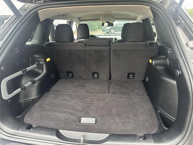 used 2015 Jeep Cherokee car, priced at $10,799
