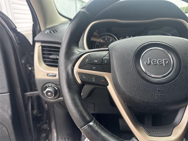 used 2015 Jeep Cherokee car, priced at $10,799