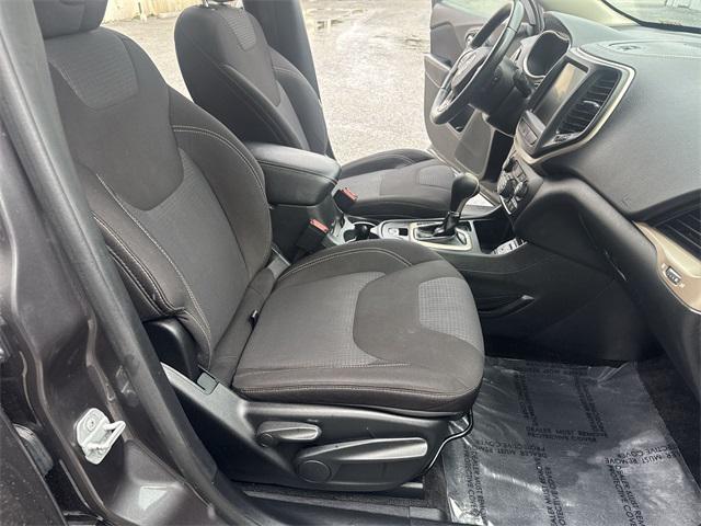 used 2015 Jeep Cherokee car, priced at $10,799