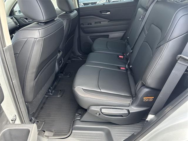 new 2025 Nissan Pathfinder car, priced at $43,350