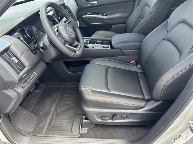 new 2025 Nissan Pathfinder car, priced at $43,350