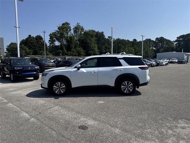 new 2025 Nissan Pathfinder car, priced at $41,993
