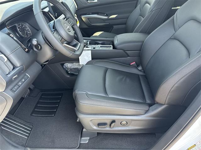 new 2025 Nissan Pathfinder car, priced at $41,993
