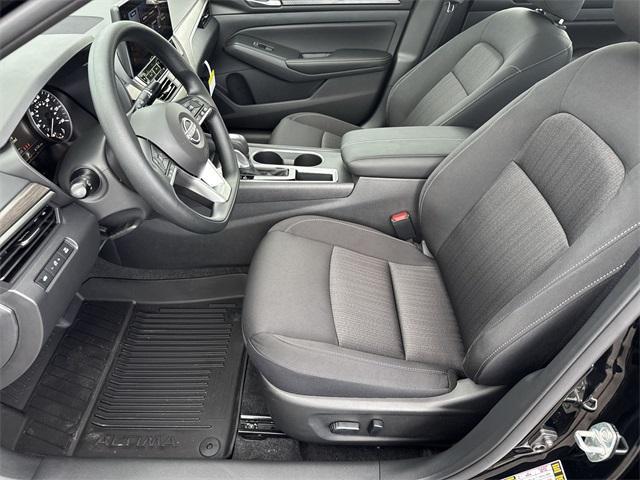 new 2025 Nissan Altima car, priced at $28,950