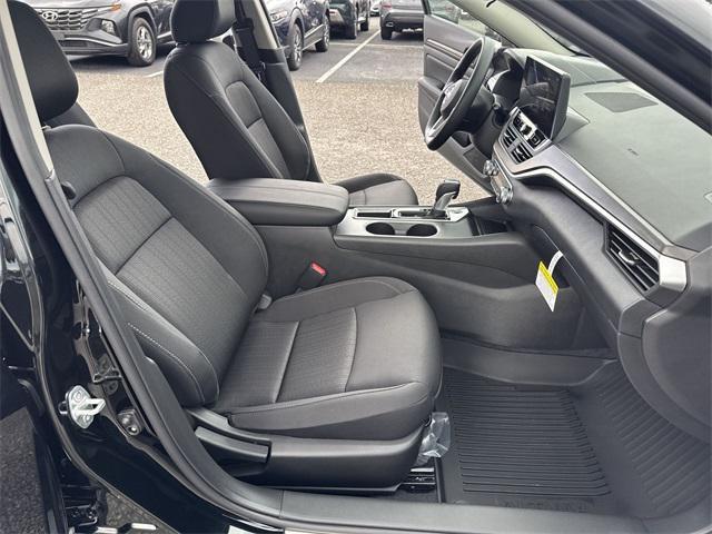 new 2025 Nissan Altima car, priced at $28,950