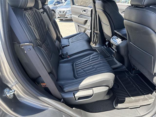 new 2025 Nissan Armada car, priced at $76,876
