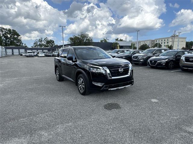 new 2025 Nissan Pathfinder car, priced at $42,989
