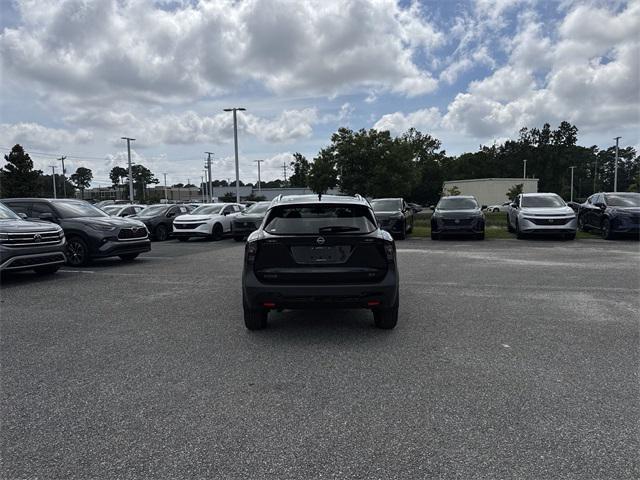 new 2025 Nissan Kicks car, priced at $24,880