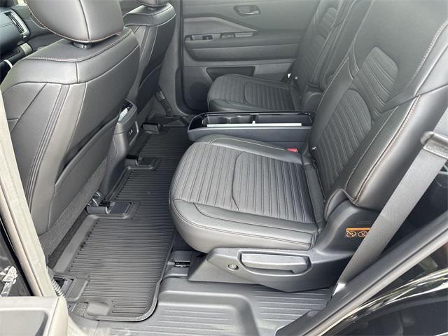 new 2025 Nissan Pathfinder car, priced at $43,527
