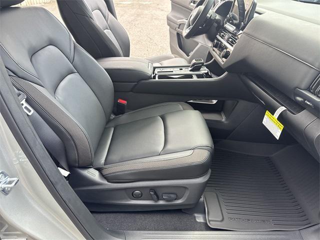 new 2025 Nissan Pathfinder car, priced at $40,523
