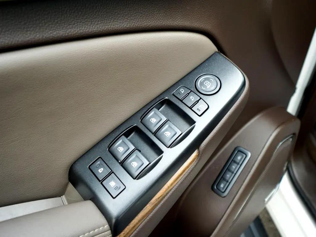 used 2019 GMC Yukon car, priced at $35,844