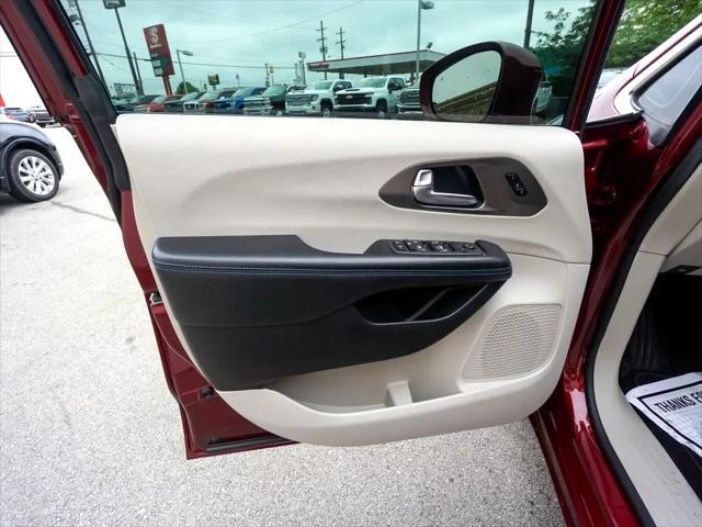 used 2021 Chrysler Pacifica car, priced at $19,244