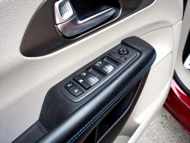 used 2021 Chrysler Pacifica car, priced at $19,244