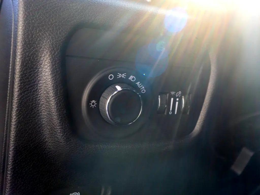 used 2023 Jeep Grand Cherokee car, priced at $31,944