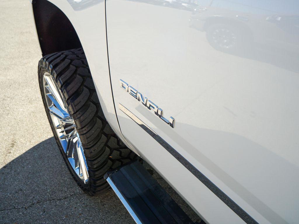 used 2018 GMC Yukon car, priced at $39,944