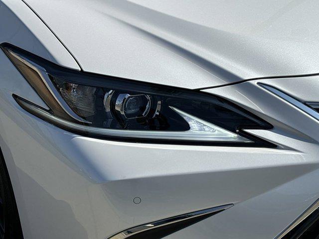 new 2025 Lexus ES 300h car, priced at $49,314