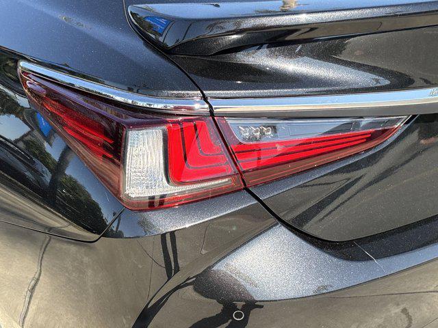 used 2023 Lexus ES 300h car, priced at $37,999