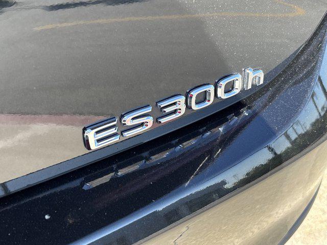 used 2023 Lexus ES 300h car, priced at $37,999